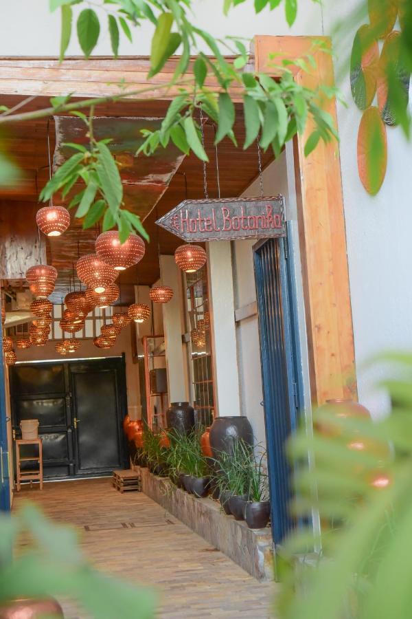 Botanika Hotel Bujumbura Extérieur photo