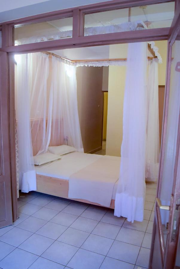 Botanika Hotel Bujumbura Extérieur photo