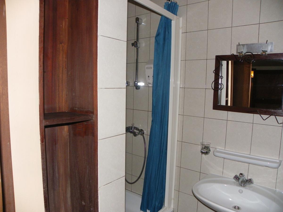 Botanika Hotel Bujumbura Extérieur photo